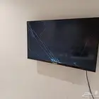 شاشه سمارت 32بوصه صغيره استخدام شهرين فقط طاحت مكسوره الشاشه