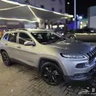 شيروكي2016 حراج السيارات فئة تريل هوك مستعملة للبيع قير أوت