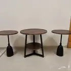 طاولة خدمة نظيفة جدا