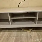 طاولة شاشة تلفزيون