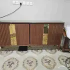 مدخل وطاولة وموكيته