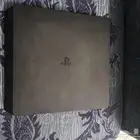 للبيع سوني 4 سليم مع يدتين و اربع اشرطه