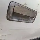 للبيع قزاز أبواب ومرايات كرسيدا96 وايدي أبواب خارجيه الأصلي