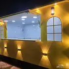مواصفات العربه -1- مطبخ كامل مصنوع من الاستيل 2 جدران و