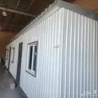 خلف مستودع الاطارات