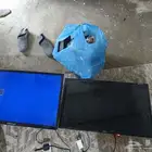 اغراض للبيع ثنتين شاشات وحذيان