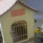 بيت قطط كبير وحوض تراب مستخدم نظيف