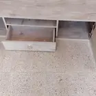 طاولة تلفزيون