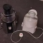 عصارتين عصير فواكه