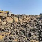 بوكلين لبناء الحجر وقص الاراضي وجميع الحفريات والهدد