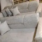 السعر 1100 طقم كنب جديد جاهز 5 قطع ل 11 شخص من يحتاجه يمكنه