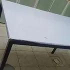 طاولة ايكيا مع اربعة كراسي