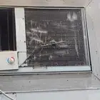 للبيع مكيف شباك بحاله جيدة