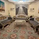 طقم كنب جديد مع ستائر   طاولة طعام