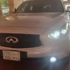 إنفنتي QX70 بحالة الوكالة 2015