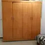 للبيع سريرين ودولاب نظيفه جدا