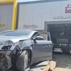 السلام عليكم يوجد سمكري وبهيه للسيارات مصدومه ا