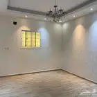 شقه دور ارضي للايجار حي المطار مجدده نظيفه