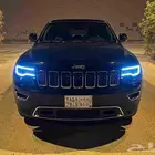 جراند شيروكي مالك أول