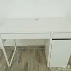 طاوله نظيفه