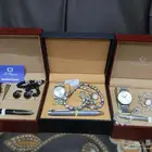 طقم رجالي فاخر وجديد لم يستخدم يحتوي على(ساعة قلم كبك مسبحة)