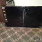 شاشه عادي 32 شبه جديد ومرتب نفر ونص وغسالة حوضين 8 كيلوا توش