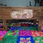 طاولة ماكينة خياطة قديمة