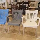 كراسي بلاستيك