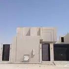 للايجار دور أرضي مأسس ثلاث شقق