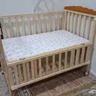 سرير اطفال شبه جديد