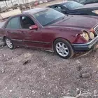 مرسديس عيون