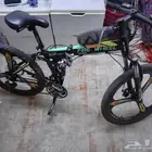 هذه الدراجه تحتوي على مساعدات اماميه وخلفيه وعند رحلاتك تت