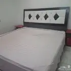 غرفة نوم مع المرتبه