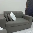 كنب خمس قطع اللون رمادي 3 كنب وكرسيين منفردين