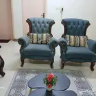 كنب كبير للبيع بحاله جيده يسع حوالي عشره أشخاص ثلاثه كنبات و