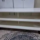 طاولة شاشه بلازما من ايكيا خشب قوي