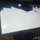 شاشة كمبيوتر من شركة DELL بجميع الاسلاك سلك البور و سلك VGA