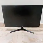 شاشة قيمنق نضيفه استخدم شهر دقه عاليه جدا 27 انش شريتها 800