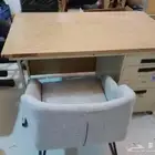 مكتب حديد وخشب ثلاث درج اول مستخدم مع كرسي ب100 ريال