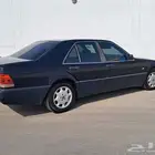 مرسيدس 300S مخزن