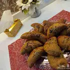 يتوفر خبز احمر بالجبن بالطلب المسبق