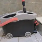 صحون و ادوات مطبخ مع مطبقيه و خلاط و كاتل قهوة و شرشوبة