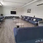 مجلس كامل مكون 5 قطع ثلاثه اشخاص وثنين في علا شخصين وا اربعه