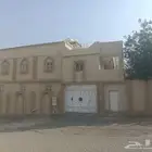 عماره للبيع في حي الحرزات على شارعين مساحة العماره 400والأرض