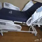 سرير طبي كهربائي شبه جديد معا مرتبه طبيه يعمل با 2ريموت