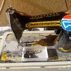 آلة خياطه مخزنة