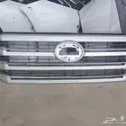 يوجد لدينا شبك امامي لاندكروزر نظيف وكاله