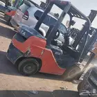 رافعات شوكيه وكرينات للايجار