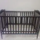 سرير اطفال للبيع