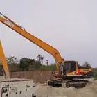 بوكلين ذراع طويل للايجار اليومي او الشهري